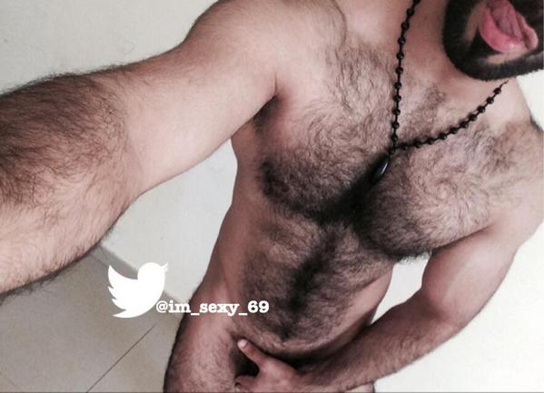 اشتهي الان حضنك وقرب انفاسك ، ورائحة عطرك ودفء عناقك ، وغفوه طويله بين ذراعيك.. ♡ #رتويت