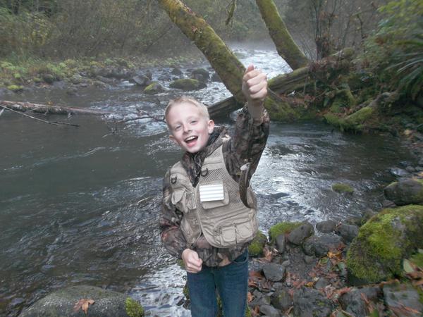 Cayden’s FIRST trout on a fly. A dry fly at that! AWESOME experience for Dad.

#cuttyrainbrown 

Hambone!