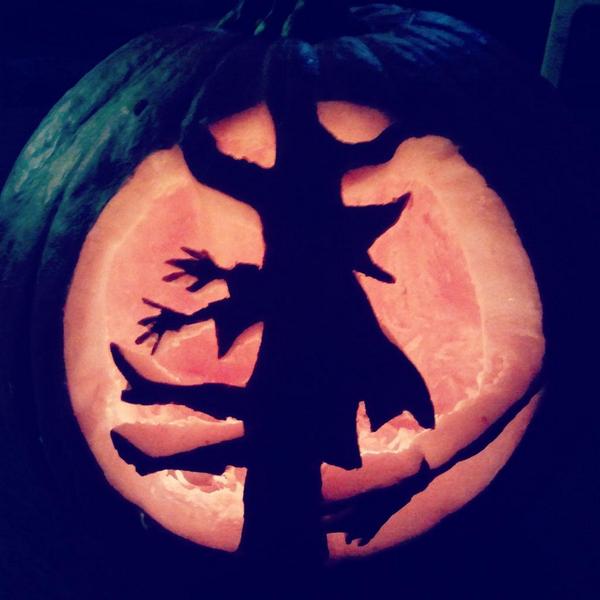 feralcat718's tweet photo. Just finished my pumpkin #onebrewtoomany #drunkwitch #Halloween http://t.co/EEBFwJUccT
