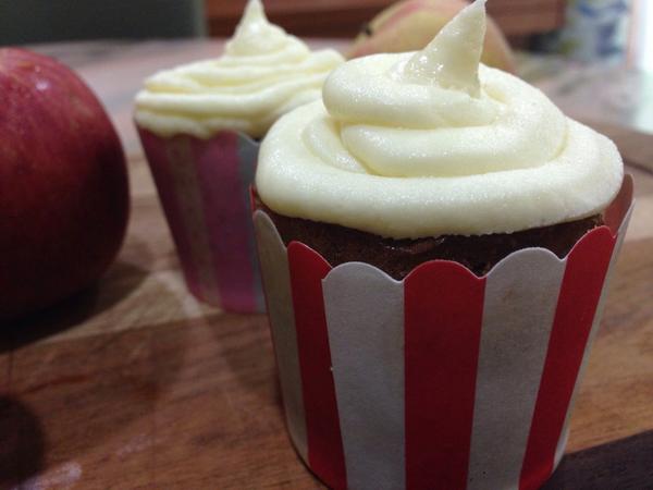 kahyee75's tweet image. Spiced Apple and Cinnamon Cupcake; SORTED! 👌 #sortedfood #eyecandysorted