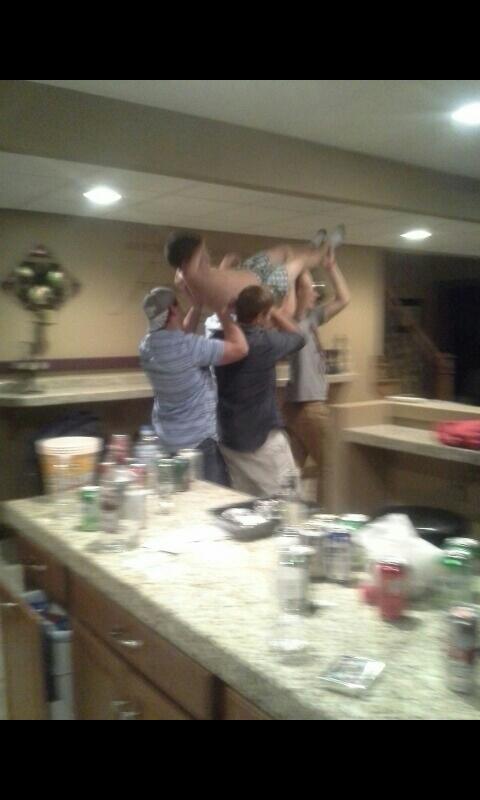 mattseidl12's tweet image. BREAKING: @devonblob kicked out of his own house by administration for crowd surfing #badass