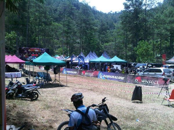 borac_com's tweet photo. Suasana kejurnas Indonesia DownHill di batu. #kayuhsepedamu #IDH2014 http://t.co/rKV8andiwb