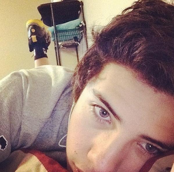 jcsetunconFake's tweet photo. Anyone wanna cuddle with me? http://t.co/J9lAFiwUuW