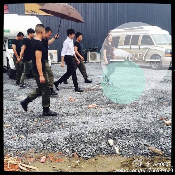 nikunhvj's tweet photo. “nichkhunplanet: 141018 Nichkhun at Braveheart filming in China -- by _wst0607_ http://t.co/BUcMxxAZV6”