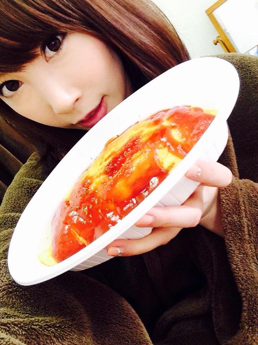 お昼ごはーん♡ 大好きなオムライス♡♡ おいしいーーー♡ http://t.co/VoYl4r8GqK