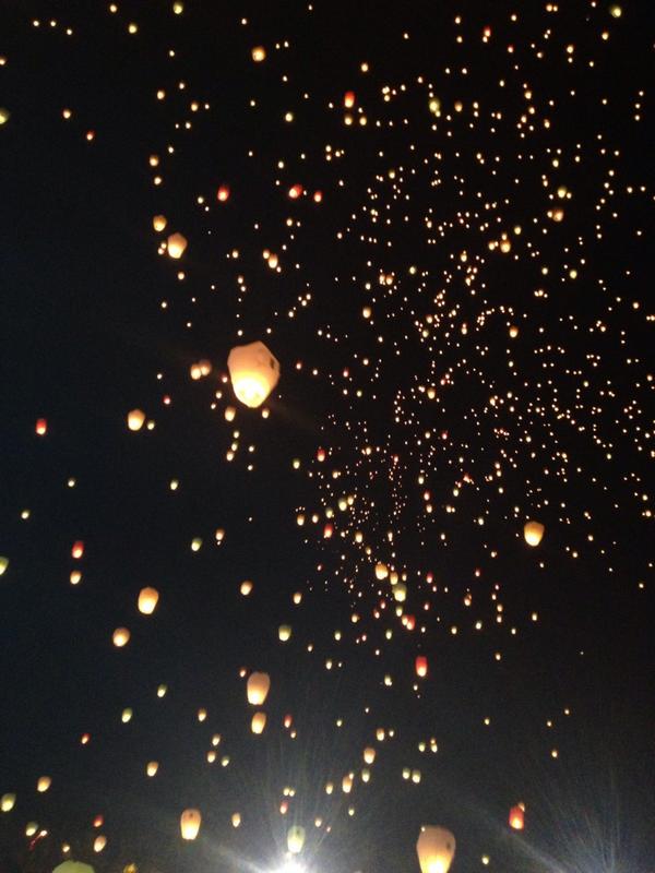 Mbgpm's tweet photo. #Pelepasan10000Lampion http://t.co/FYb3dbhXcr
