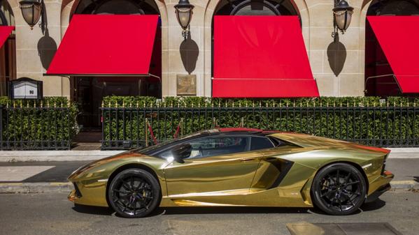 ForbesLife's tweet photo. For supercars, gold is the new black. @Lamborghini http://t.co/VaJof9FeZx http://t.co/SAa5GSen2G