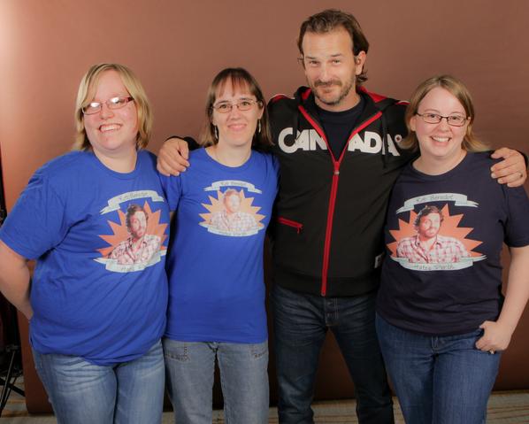 macd1982's tweet photo. Geez @dicksp8jr could you look a little more pleased with yourself in this pic? ;) #RobHatesPerth -Sorry Rob! #TorCon http://t.co/i5Gh0dMlGA