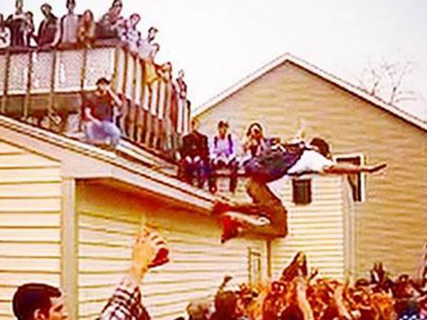 CBSNews's tweet photo. Keene, N.H., pumpkin festival turns to mayhem with riot police, tear gas, arrests - http://t.co/l569FKquBG http://t.co/jsxwmq2Aqm