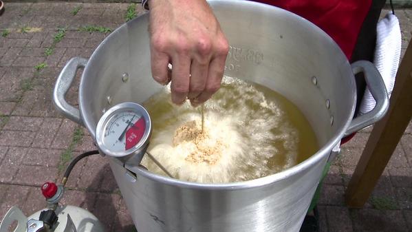 FoodNetwork_UK's tweet photo. Watch as we attempt to fry a milkshake - with disastrous results! http://t.co/zLVFBQyfId #willitfry http://t.co/Ib6FLnfpl2