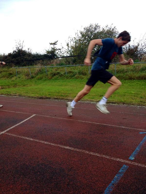 alexbreading's tweet photo. @liam_desmond hard at work on the track this morning. Set some new PB's. #Nov15th @CarlGreavesPro @john_breading http://t.co/qQnUOvDYWM