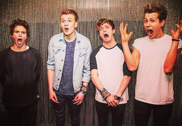 sugarscape's tweet photo. Want The Vamps to follow you on Twitter? Tristan's got some advice on how to catch their eye: http://t.co/KWYLXBXBtq http://t.co/rJLgisEXRd
