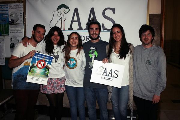 ETSIAgronomos's tweet photo. Por llevar nuestro espíritu de @ETSIAgronomos atravesando fronteras .Garcias @IAAS_SPAIN http://t.co/uKCMB5RhY3