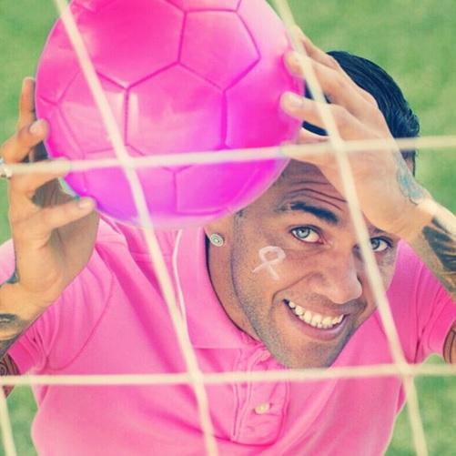 mundodeportivo's tweet photo. #DiaMundialCancerMama "Por ellas y para ellas unimos fuerzas y ganamos esta batalla" http://t.co/kkidzaZUDd http://t.co/z3xcyGfriU