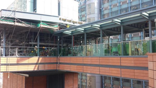 likeiting129's tweet photo. The mtr station in hku is round the corner. #hkudos http://t.co/A06D43az8R