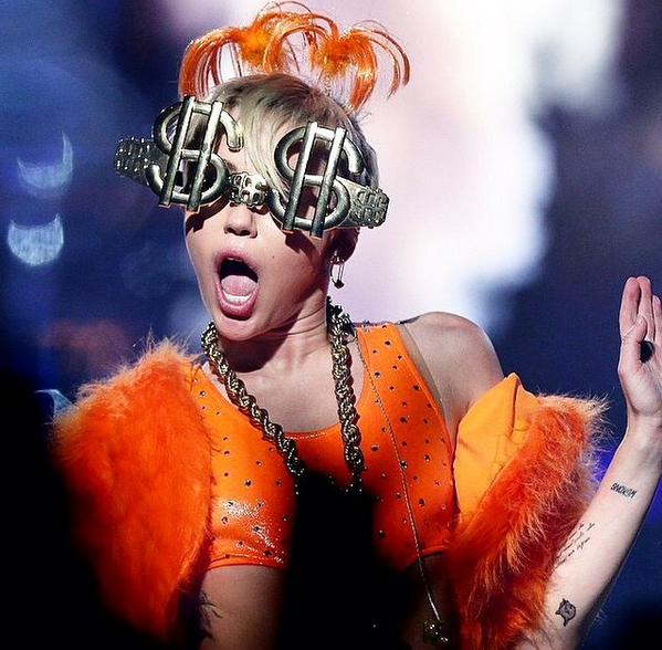 kirariluv's tweet photo. We love money party❤💸🎉
@MileyCyrus http://t.co/YeshDdk8Hz
