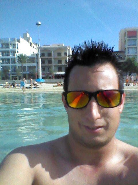 alejandroaisa's tweet photo. Que a gustito se esta en el agua jej http://t.co/572FeHwq3D