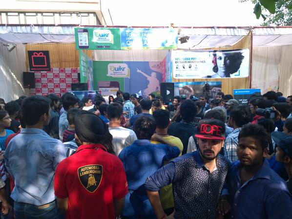 Vh1Supersonic's tweet photo. #QuikrVh1Supersonic is rocking @iitdelhi today at #Rendezvous2014! 

@Quikr #LineIndia #BrownAndCony @NUCLEYA http://t.co/yoceW6jKp8
