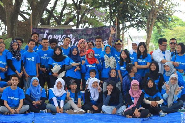 DPKP_Malkot's tweet photo. Salut jg utk rekan panitia #TMF2014 dr @MLGBerkebun @MyG_update @EHMalang @Sobatbumi_Mlg @Sschildmalang #gogreenSMKN1 http://t.co/W0b5zjZ1rB