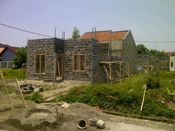 AdenJuny's tweet photo. Perlahan tapi pasti "istana kecil" http://t.co/1PkzRlAp6L