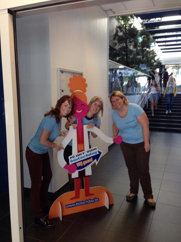 De Limburgse life sciences girls in Gent. #uhasselt/biomed, #lifetechlimburg, #hogeschool PXl. Bezoek onze stand