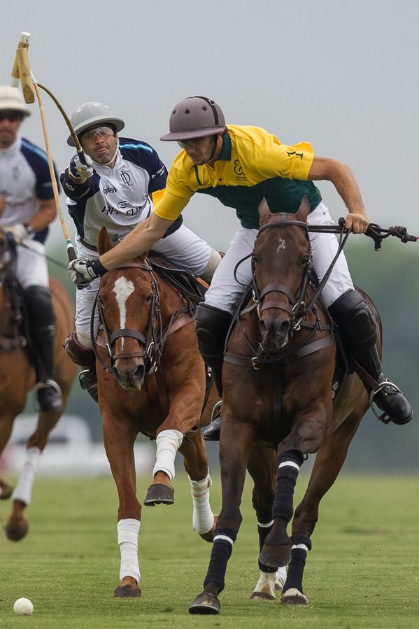 Pololine's tweet photo. Picture of the day: Juan Martin Nero (La Dolfina) &amp; Gonzalo del Tour (Miramar) - Hurlingham Open - by @MatCallejo http://t.co/df1jw3V9ZT