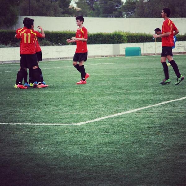 enry867's tweet photo. ⚽👊💪 http://t.co/BZlFxPV5b1