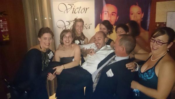 abuelowik's tweet photo. Ojito boda la de un ser muy entrañable para mi @vrsafont http://t.co/vGUov1J3P4