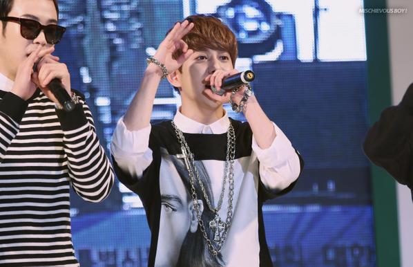 _mischievousboy's tweet image. 20141018 두유워너 부락비!!!!! farm4.staticflickr.com/3952/153853873… #박경 @KYUNGPARK1992