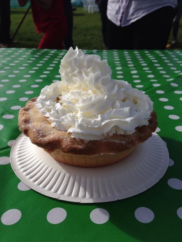 hernebaybob's tweet photo. @Apple_Festival I never want to eat an apple pie again ! #pieeatingcompetition @VisitBrogdale http://t.co/fpj3HHwiLu