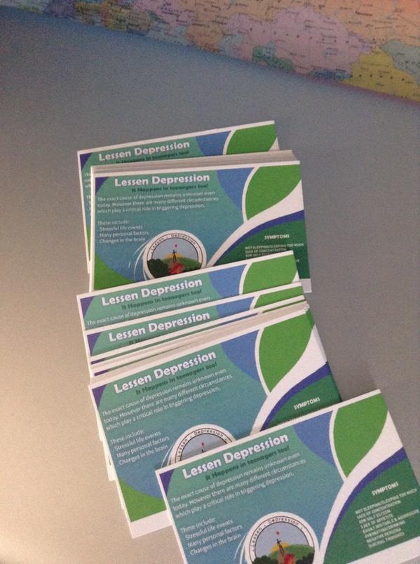 LessenDepress's tweet photo. our business cards 🙌 http://t.co/m1yHcarzEL