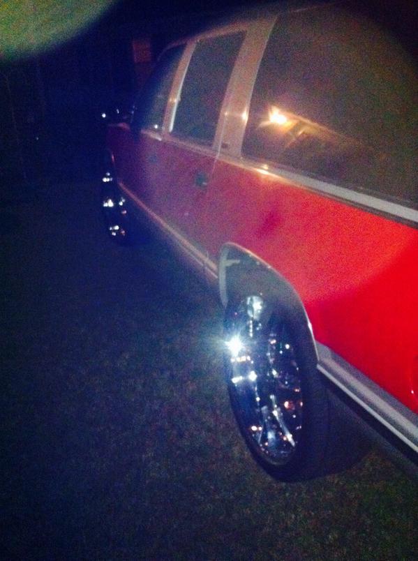 1017Redcarpet's tweet photo. #RollitOut #350 #ChevyThang #Redcarpet #Cartel got it out da mud ... Sip'n on mud http://t.co/bcJVDGCEdw