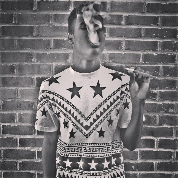 OGG_Carmikee's tweet photo. Its a Bl🅰k &amp; white W🅾rld 💯 # MG4L http://t.co/oXbdQydexo