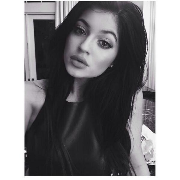 Kylie tweet media