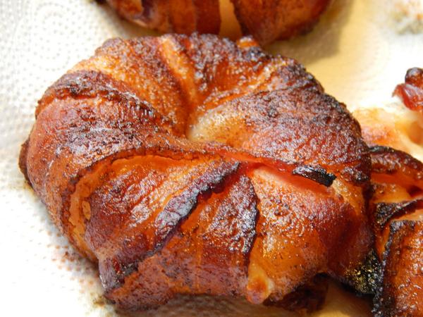 GolderBBQ's tweet photo. Check out these appetizers wrapped in bacon  http://t.co/MiBFn3WUHg #bbq #bacon #baconappetizers http://t.co/QZ1MMZUuhN