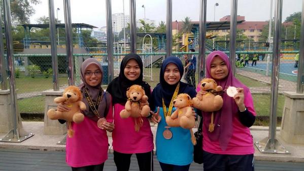 FKKSAF2014's tweet photo. FKK juga menang pingat gangsa untuk acara ping pong (P). Tahniahh! #SAF2014 http://t.co/D5BDtvvNVc