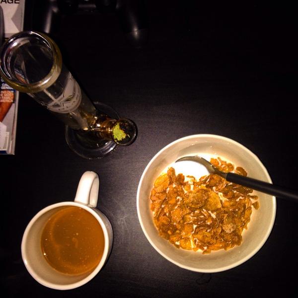the_buddist's tweet photo. Two bowls for breakfast http://t.co/dJoJCmTw90