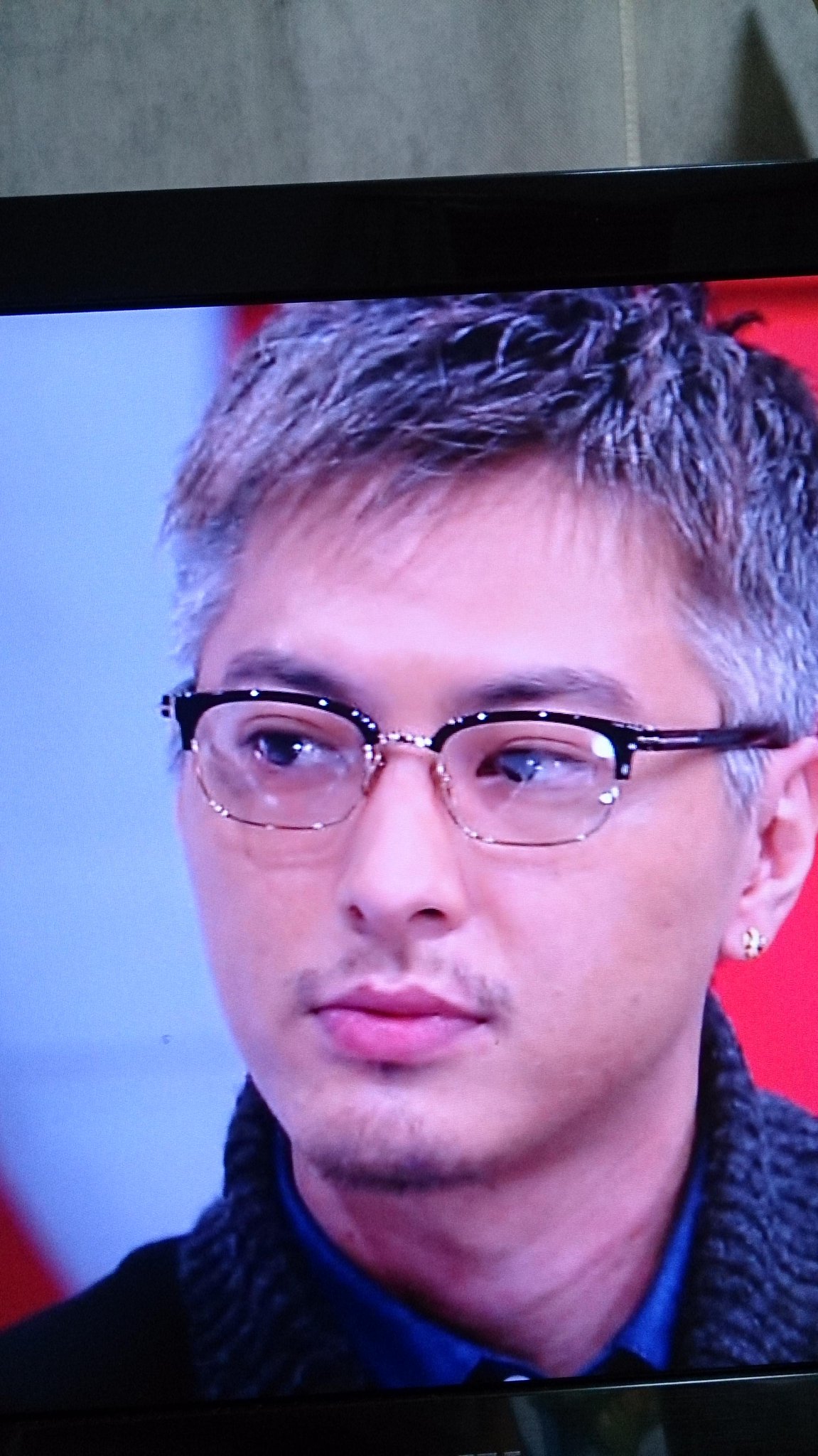 まぁや En Twitter 塚本高史 地毛で 役作りでもなく 白髪なんだって 私と同い年なのに でもなかなかイケてる Http T Co Exf5eovqmb