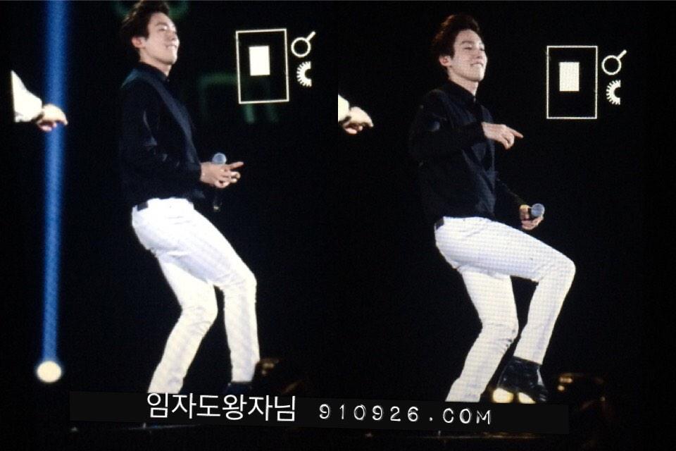 B0UDjc6CAAIBylb.jpg:large