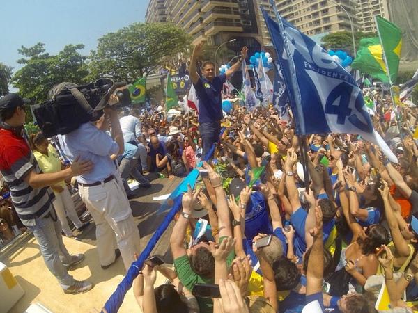 AecioNeves's tweet photo. Faltam 7 dias!#Aécio45 http://t.co/CcgyN8dDV1