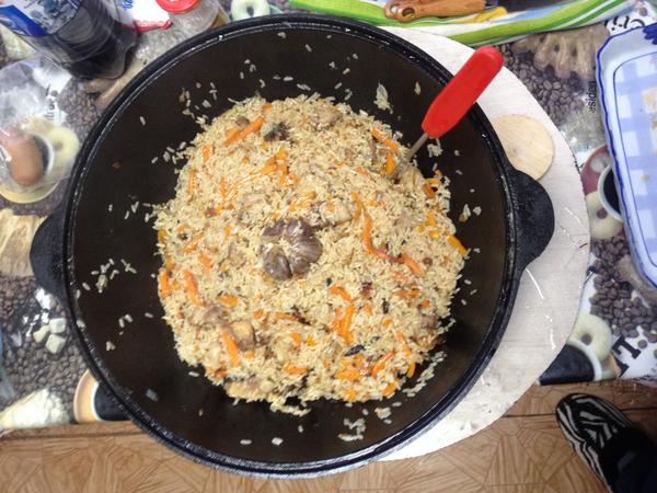 джужда-плов. плов чайханский с бараниной. плов из свинины в казане. плов с ребрышками свиными. плов из свинины в казане дома.