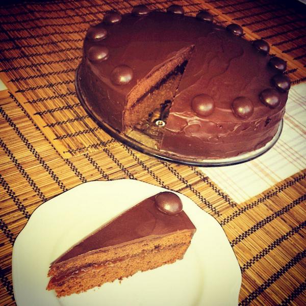 sandrabombos's tweet photo. Sacher Birthday cake for my daughter Sabi :-)  #SacherCake #BirthdayCake #GlutenFree #LactoseFree http://t.co/5YfRmHpqSr