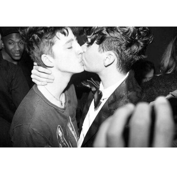 2THAWALL's tweet photo. 💘 http://t.co/WwvSbo2H9v