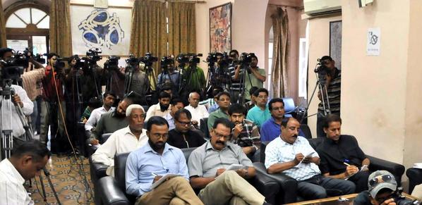 26Parallel's tweet photo. #MohajirSooba Press Conference at #Karachi Press Club By Mohajir Rabita Council Against The Statement of KhurshedShah http://t.co/FQ7RskkAHP
