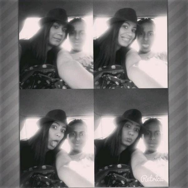 CristianShion's tweet photo. With My Syster #Pool #Happy #Lol http://t.co/J8pFatHlIT