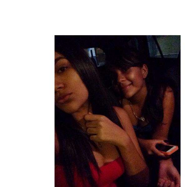 deyacintron's tweet photo. 👭💘 http://t.co/vpkcT2qJKb