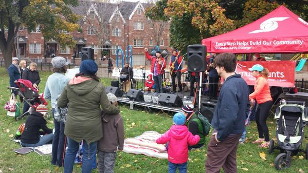 MusiCounts's tweet photo. Check out our cheering section at the @LeslieMarket for the #STWM! #RunforMusiCounts http://t.co/ieiqnL3BHT