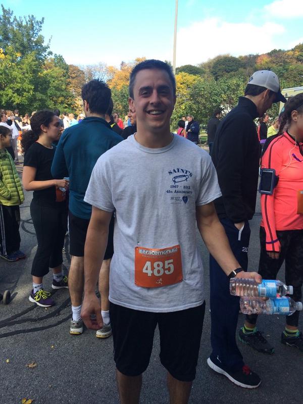 SaintAsh87's tweet photo. @SaintsGrub Repping Saint's at a Boston 5k!!!! #saintspride #happyfall http://t.co/PJuCPOXByS