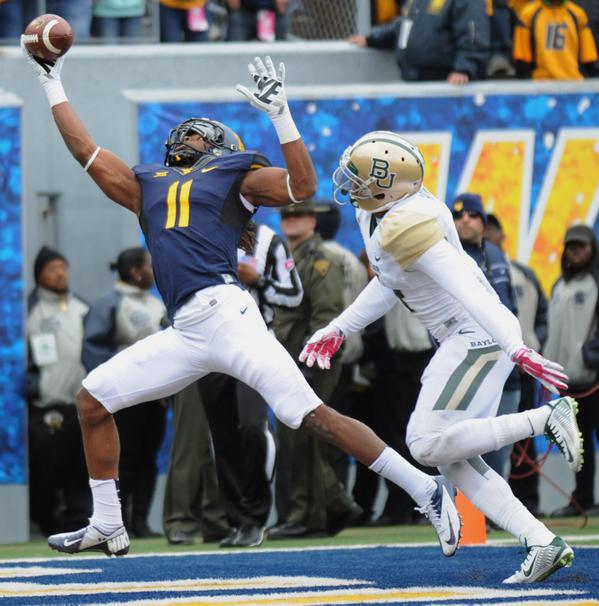 WVUfootball's tweet photo. Kevin White is the only player in the country with more than 1,000 receiving yards. #HailWV http://t.co/73ZPDUBRbP
