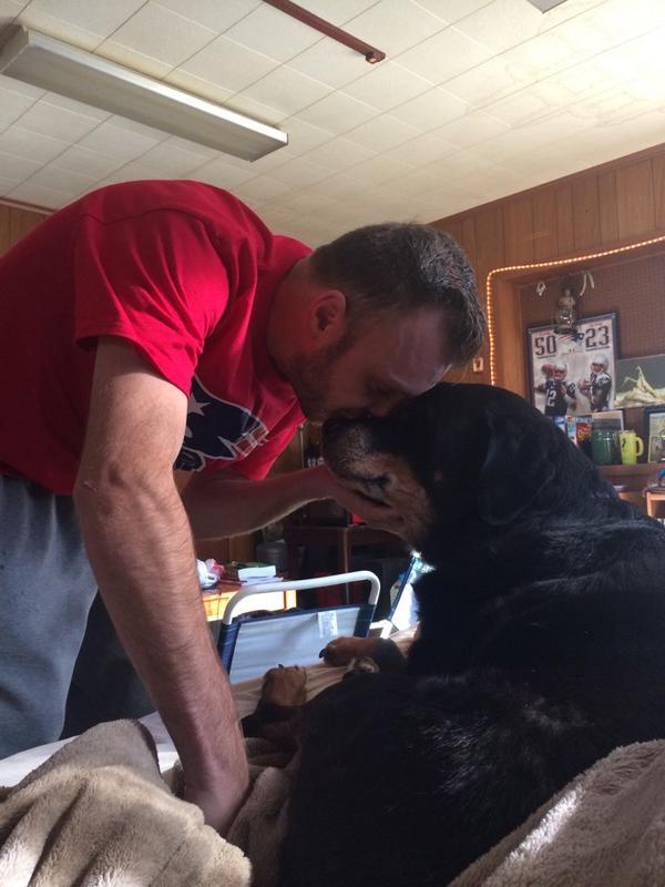 Jaymex3s's tweet photo. A mans best friend ❤️ @p2theslingshot http://t.co/xUFIql00db